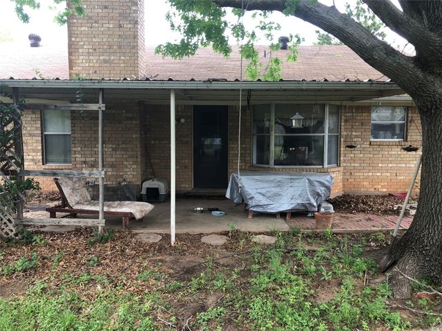 1211 Corvadura Street, Graham, TX 76450