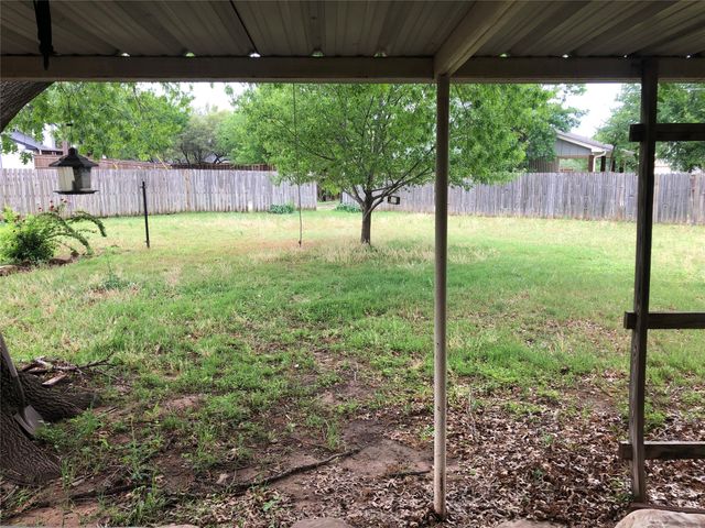 1211 Corvadura Street, Graham, TX 76450