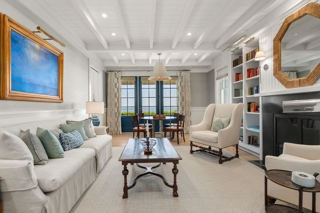 150 East Chop Dr, Oak Bluffs, MA 02557