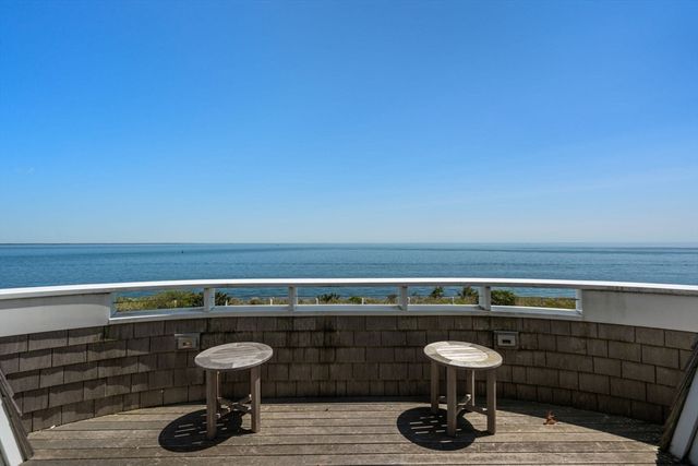 150 East Chop Dr, Oak Bluffs, MA 02557