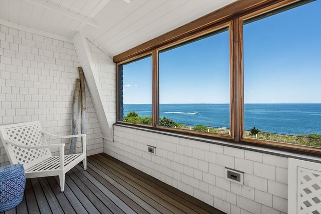 150 East Chop Dr, Oak Bluffs, MA 02557