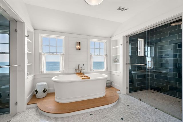 150 East Chop Dr, Oak Bluffs, MA 02557