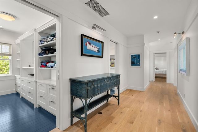 150 East Chop Dr, Oak Bluffs, MA 02557