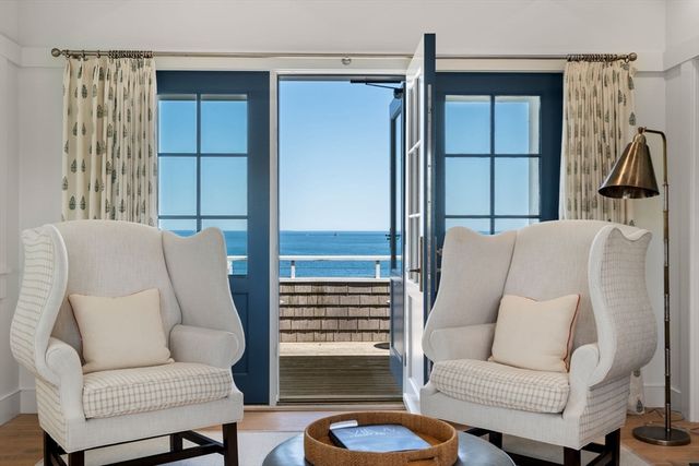 150 East Chop Dr, Oak Bluffs, MA 02557