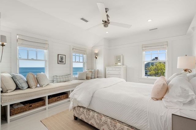 150 East Chop Dr, Oak Bluffs, MA 02557