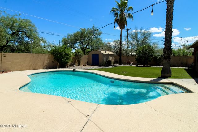 1715 S Bristol Avenue, Tucson, AZ 85713