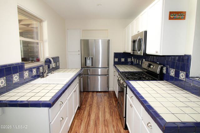 1715 S Bristol Avenue, Tucson, AZ 85713