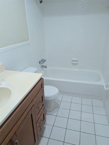 5820 NW 17th Pl 206, Sunrise, FL 33313