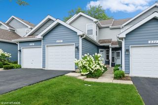 533 Woodhaven Drive 533, Mundelein, IL 60060