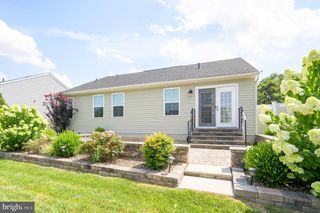 36 ETHAN CIR, Martinsburg, WV 25403