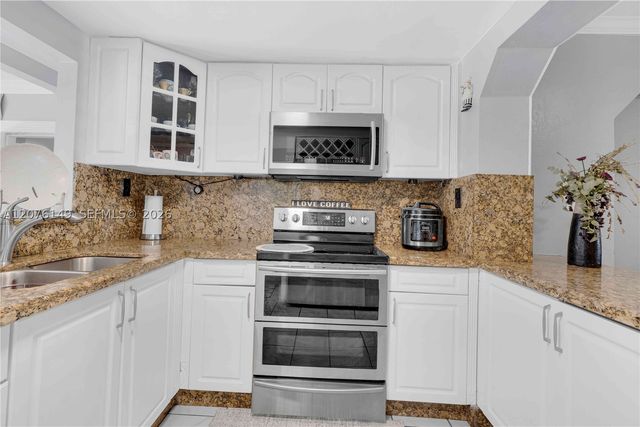 3030 NW 90th St, Miami, FL 33147