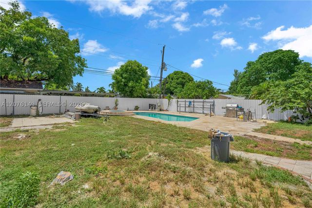 3030 NW 90th St, Miami, FL 33147