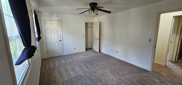 833 Village Quarter Road TH-C, West Dundee, IL 60118