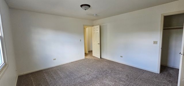 833 Village Quarter Road TH-C, West Dundee, IL 60118