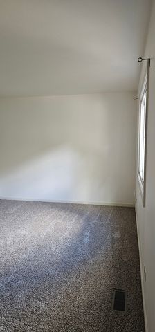 833 Village Quarter Road TH-C, West Dundee, IL 60118