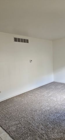 833 Village Quarter Road TH-C, West Dundee, IL 60118
