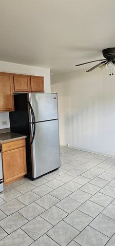 833 Village Quarter Road TH-C, West Dundee, IL 60118
