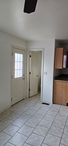 833 Village Quarter Road TH-C, West Dundee, IL 60118
