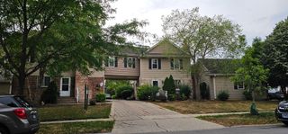 833 Village Quarter Road TH-C, West Dundee, IL 60118