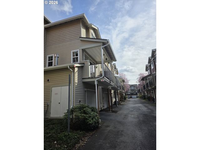 10532 Ne CEDAR FALLS Loop, Hillsboro, OR 97006