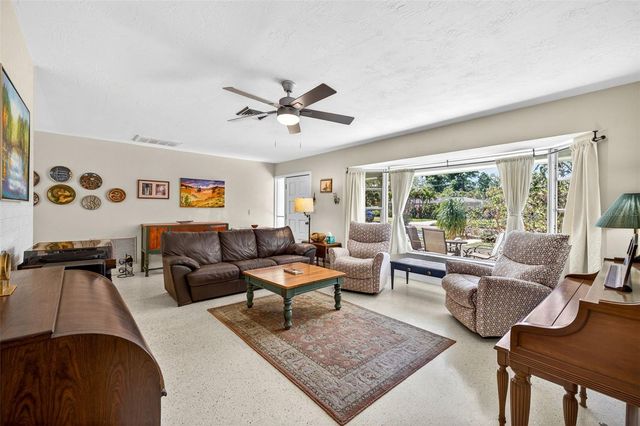 6019 8TH AVENUE N, St Petersburg, FL 33710