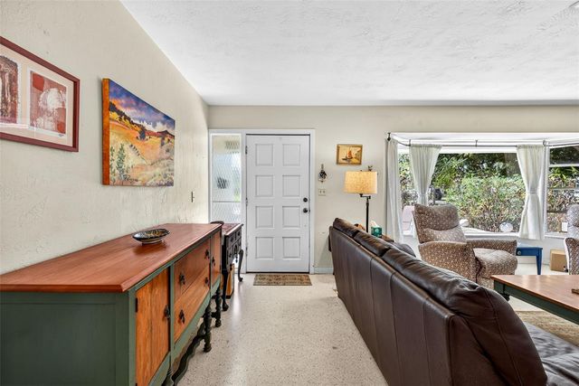 6019 8TH AVENUE N, St Petersburg, FL 33710