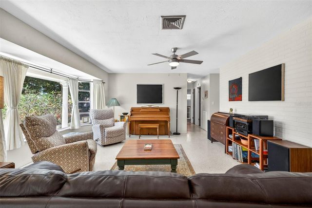 6019 8TH AVENUE N, St Petersburg, FL 33710