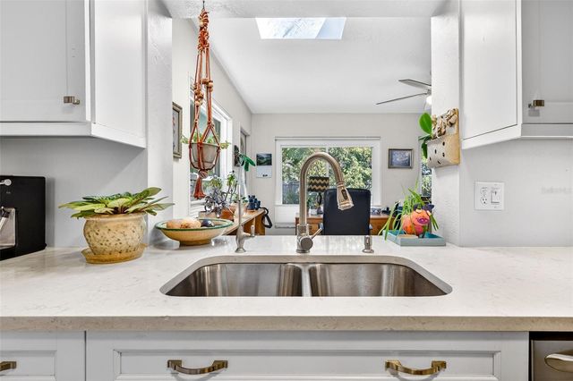 6019 8TH AVENUE N, St Petersburg, FL 33710