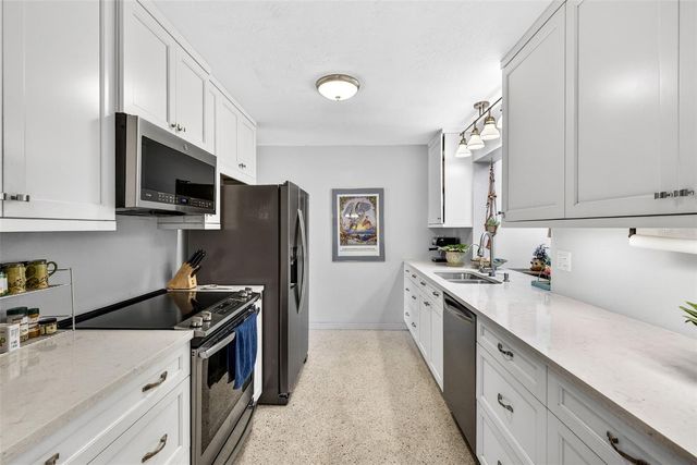 6019 8TH AVENUE N, St Petersburg, FL 33710