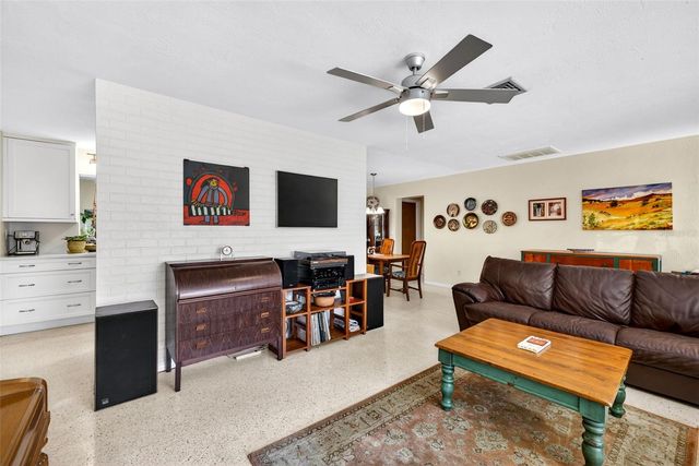 6019 8TH AVENUE N, St Petersburg, FL 33710