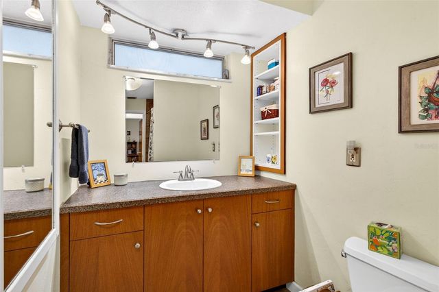 6019 8TH AVENUE N, St Petersburg, FL 33710