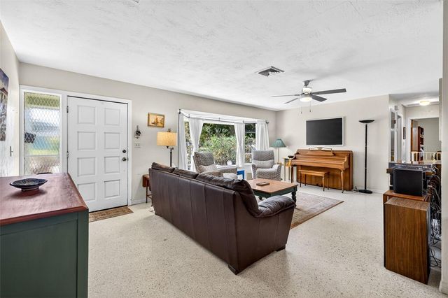 6019 8TH AVENUE N, St Petersburg, FL 33710