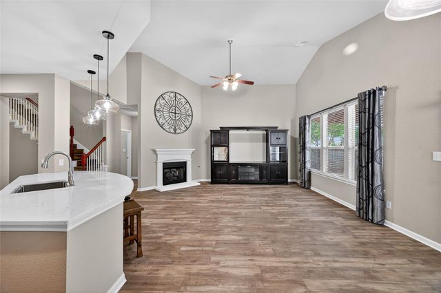 15512 Interlachen DR, Austin, TX 78717