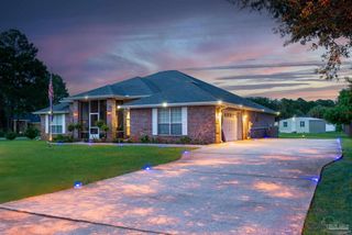 2424 Pineneedle Dr, Navarre, FL 32566