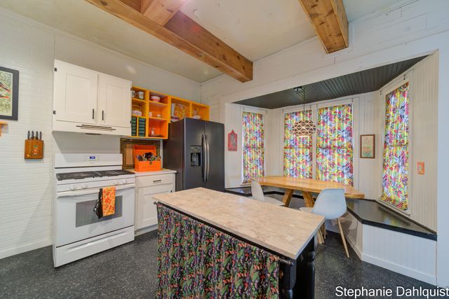 1922 Oak Avenue, North Muskegon, MI 49445