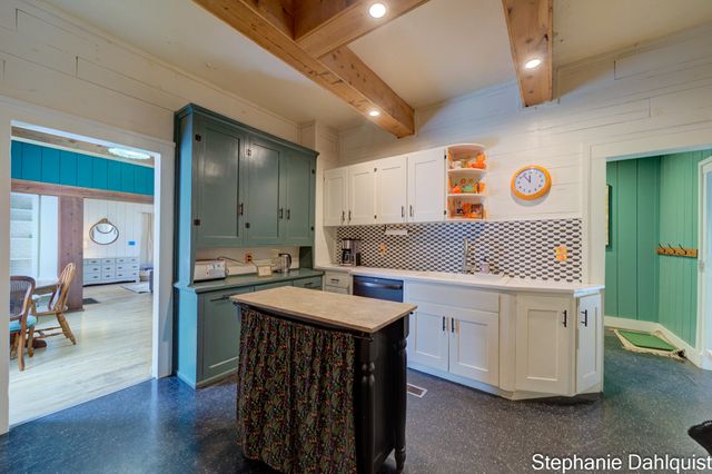 1922 Oak Avenue, North Muskegon, MI 49445