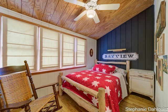 1922 Oak Avenue, North Muskegon, MI 49445