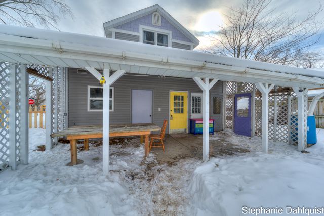 1922 Oak Avenue, North Muskegon, MI 49445