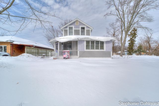 1922 Oak Avenue, North Muskegon, MI 49445