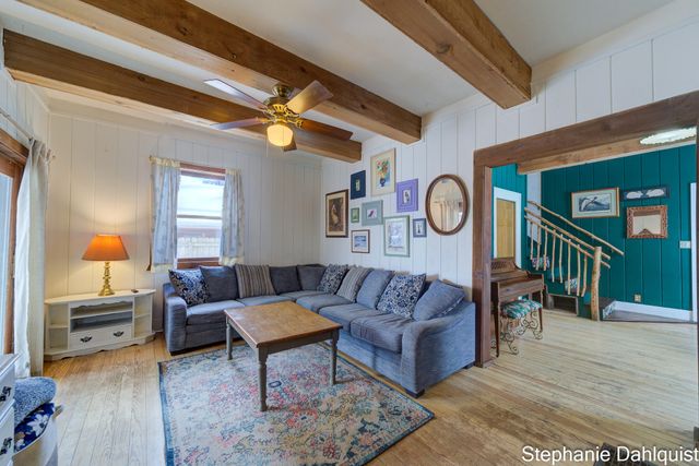 1922 Oak Avenue, North Muskegon, MI 49445