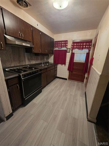 1200 Ensley Drive, Bellefontaine Nghbrs, MO 63137