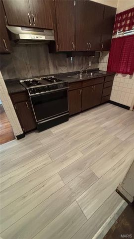 1200 Ensley Drive, Bellefontaine Nghbrs, MO 63137