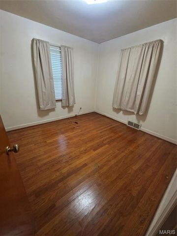 1200 Ensley Drive, Bellefontaine Nghbrs, MO 63137