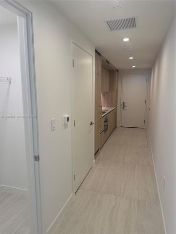 77 SE 5th Street 2204, Miami, FL 33131