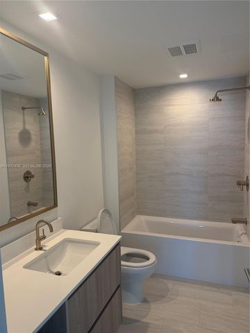 77 SE 5th Street 2204, Miami, FL 33131