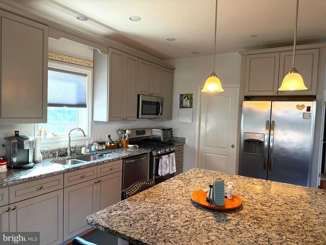 1251 LINDEN AVE, Halethorpe, MD 21227