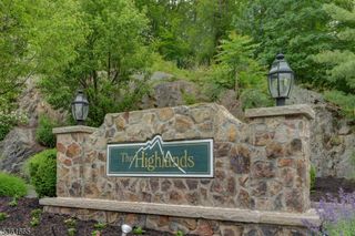158 Mountainside Dr, Pompton Lakes Boro, NJ 07442