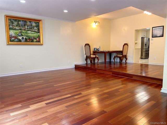 190 Alta Terrace, Jericho, NY 11753