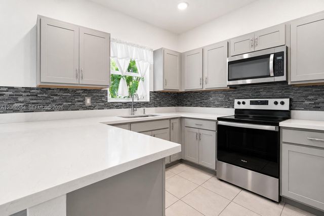 484 NE 4th Ave, Florida City, FL 33034