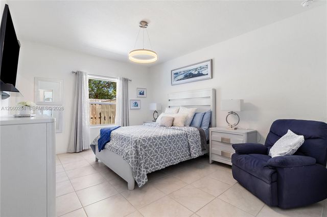 484 NE 4th Ave, Florida City, FL 33034